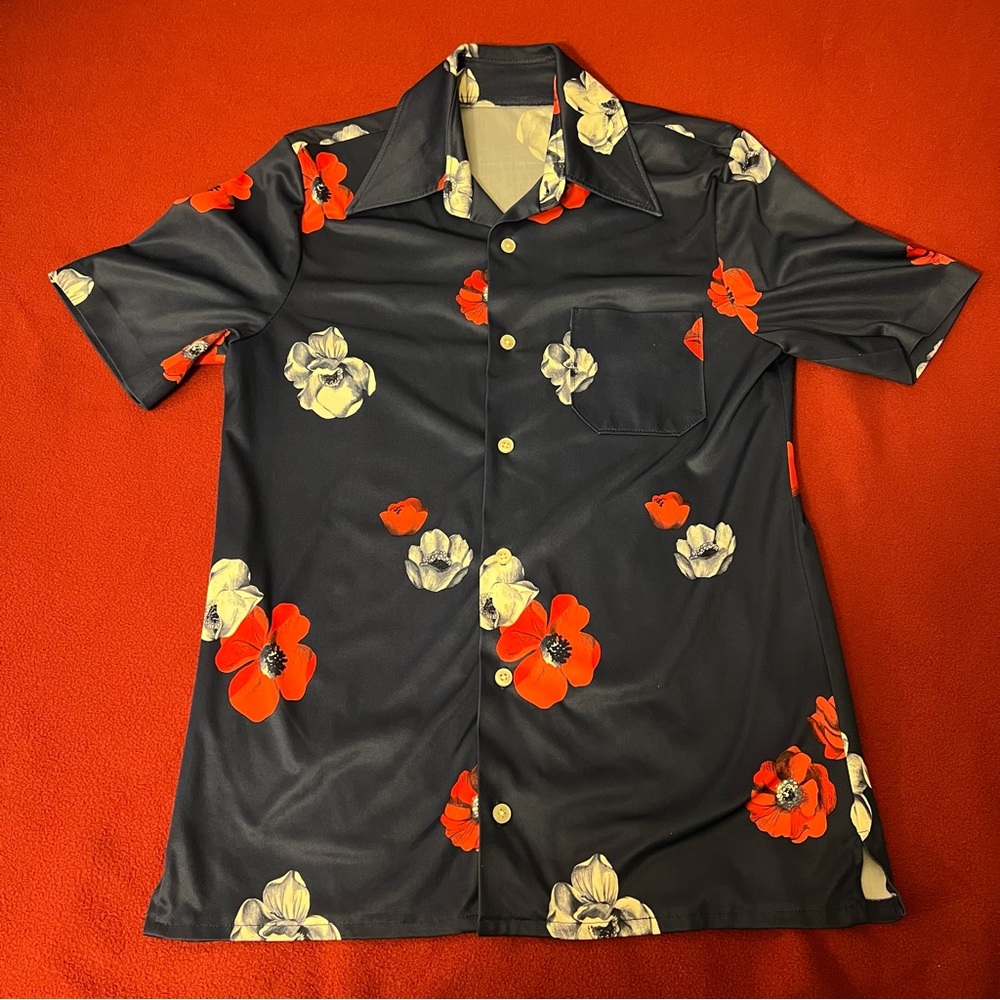 1970’s Flower Print Button Up. Cotton/polyester blend.